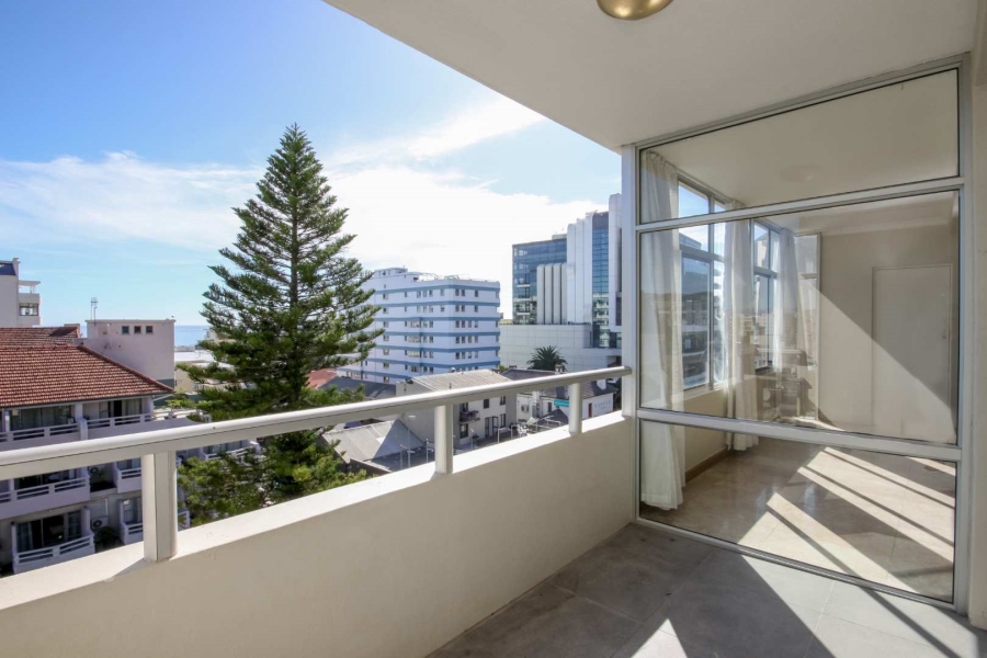 To Let 3 Bedroom Property for Rent in Sea Point Western Cape